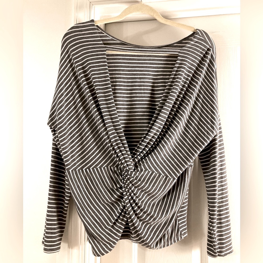 White Birch Striped Top Long Sleeve Open Back Size Small